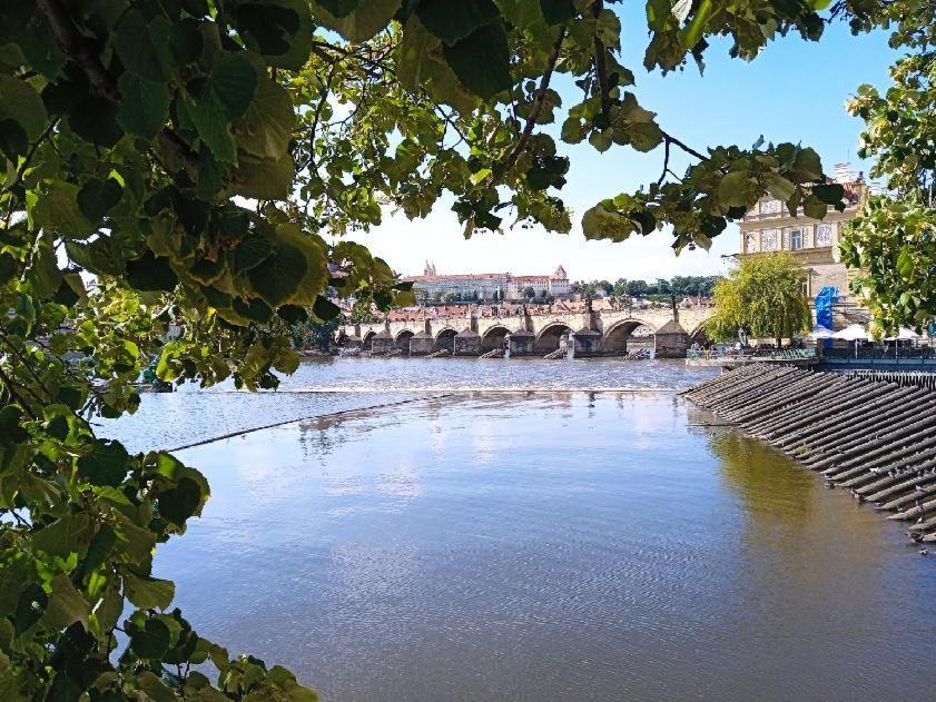 Cozy Studio In The Heart Of Old Prague Near The Charles Bridge Bagian luar foto